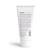 Eine 75 ml (2,54 fl. oz.) weiße Tube Aronia Handcreme steht aufrecht auf weißem Untergrund. Auf der Rückseite finden Sie Produktinformationen, Inhaltsstoffe und Anwendungshinweise in mehreren Sprachen. Aronia Handcreme online kaufen.