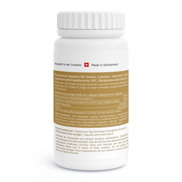 Eine weiße Flasche mit beigem Etikett zeigt in Deutsch und Englisch Texte zu etwa 90 Kräuterkapseln. Auf dem Etikett sind Inhaltsstoffe wie Weihrauch, OPC, Mangan und Vitamin C aufgeführt. Die Schweizer Flagge und „Made in Switzerland“ dienen zur Authentizität.