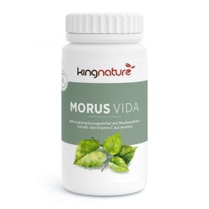 Eine weiße Flasche mit der Aufschrift „kingnature MORUS VIDA“ zeigt ein Bild von Maulbeerblättern. Das Etikett hebt Maulbeerblattextrakt und Vitamin C aus Acerola hervor und präsentiert es in deutscher Sprache.