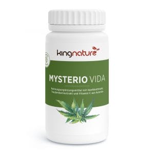Eine weiße Flasche mit der Aufschrift „kingnature MYSTERIO VIDA“ und Abbildungen von Hanfblättern enthält ein Nahrungsergänzungsmittel aus Hanfblattpulver, Traubenkernextrakt und natürlichem Vitamin C aus Acerola.