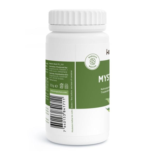 Eine weiße Plastikflasche mit weißem Verschluss, der mit „MYST“ beschriftet ist und grüne Akzente setzt. Das Etikett zeigt einen Strichcode, Produktinformationen in deutscher Sprache und ein kleines grünes Siegel mit dem Text „Robuste Nerven“ für zusätzliche Sicherheit.