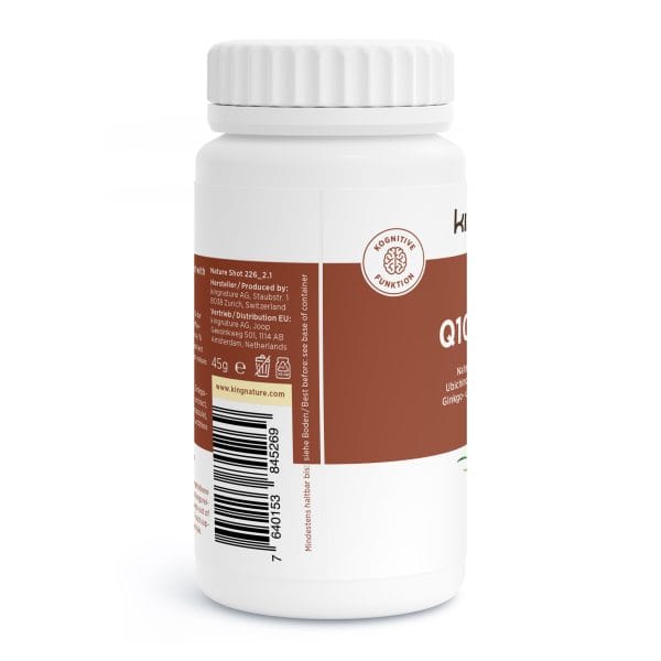 Eine weiße Plastikflasche mit weißem Verschluss und braun-weißem Etikett für ein Q10-Präparat. Das Etikett enthält Text, einen Barcode und ein Energiesymbol. Vertrieb durch kingnature.